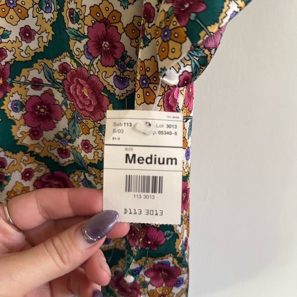 Violets & Roses Floral Satin Style blouse - Picture 5 of 9